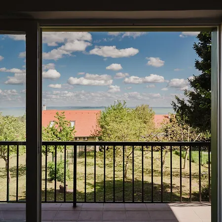 Napbogar Vendeghaz شقة